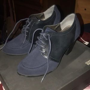 Kenneth Cole booties size 8